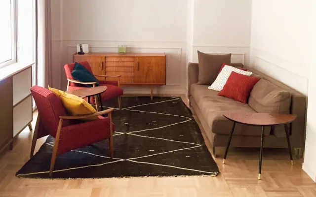 STYLISH ATHENIAN NEST
