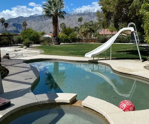 Retraite à Palm Springs avec un grand jardin privé et une vue...