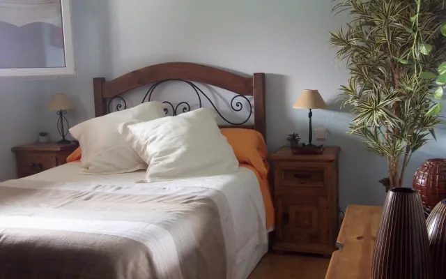 Quiet and spacious room in Hendaye (to 20km from San Sebastián)