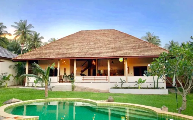 Baan Yai Tropical Villa, 5 Schlafzimmer mit Feier oder Yoga Raum