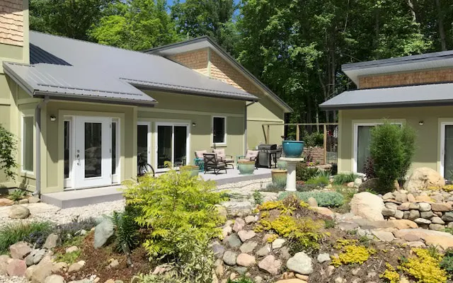 Beautiful Courtyard Guest Room 1