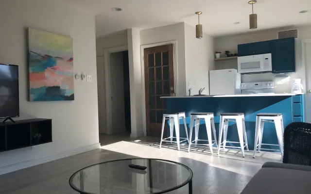 Sunny and cozy apartment in the heart of the city
