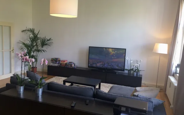 Schöne große Wohnung - Tolle Lage - Balkon & Geschirrspüler