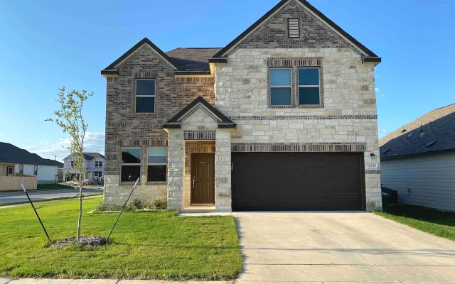 New house less than 5 minutes from Lackland base.