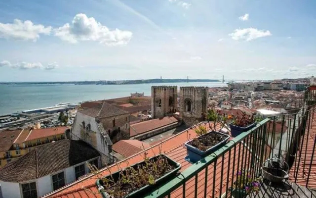  Beautiful duplex in the city center with one of the best views of Lis