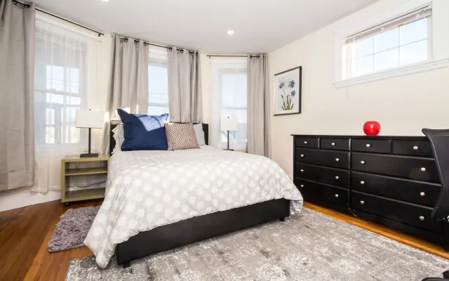 Renovierte möblierte Wohnung in Cambridge Home
