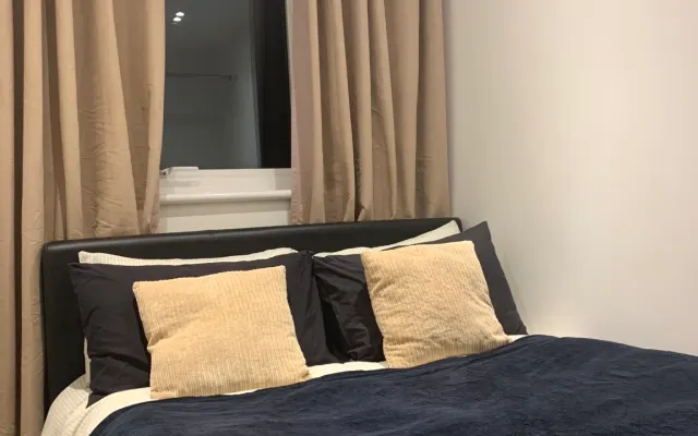 Cozy double-bed room close to Central London