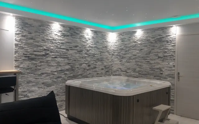 Villa Innen-Jacuzzi.