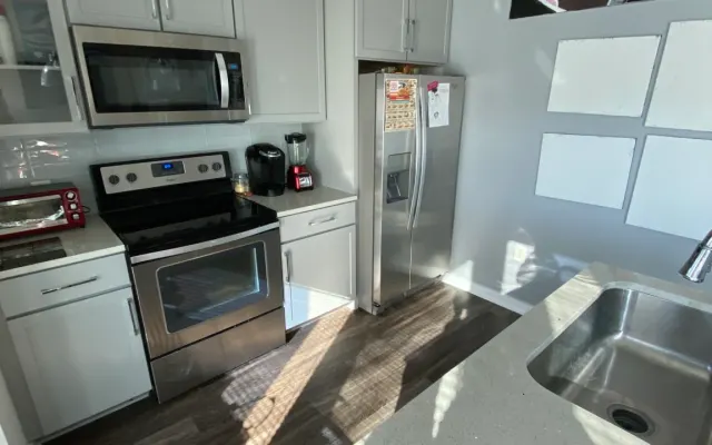 CUTE STUDIO IN MIDTOWN, Hochhaus, Walk to everything!