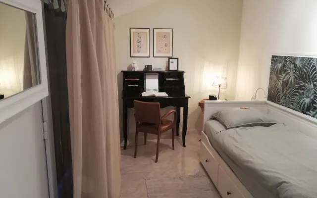 Quarto muito tranquilo, acesso privado, jardim com spa, perto do...