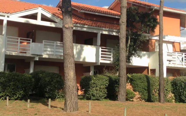 Piso de 4 habitaciones en residencia con piscina