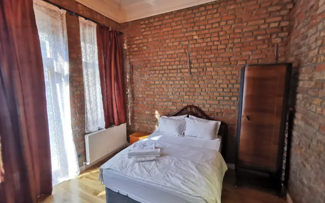 Histórico y Balcón Con Estudio Apt. 4. Taksim Cent.