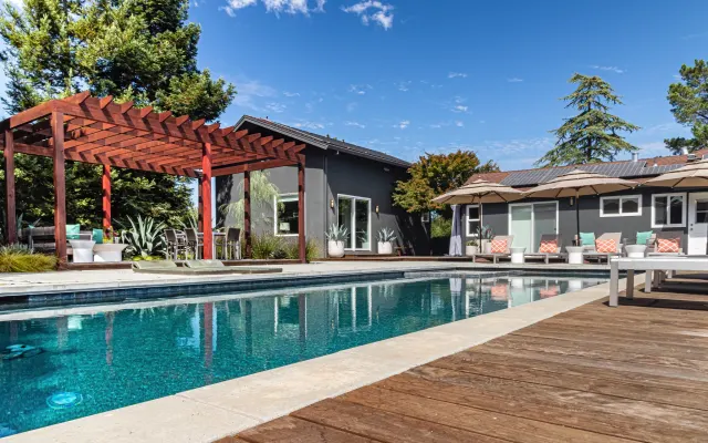 Wine Country Guest Cottage