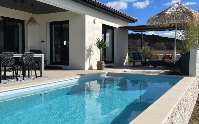 "On the roofs of Lauron " Holiday villa with private swimming pool .