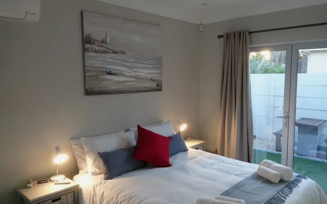 Hamilton Garden Suite 1