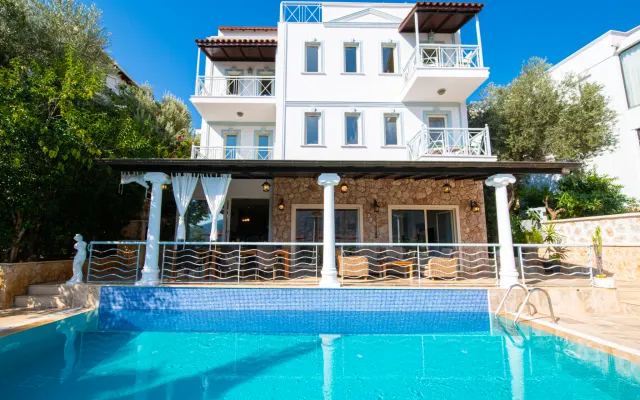 5 camere da letto vista mare Villa Serra