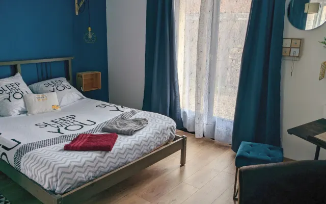 Privatzimmer in Mérignac, in der Nähe der Straßenbahn, Naturismus mögli