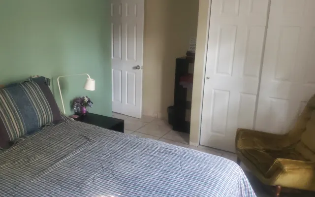 Chambre privée à proximité de Ybor et du stade Raymond James