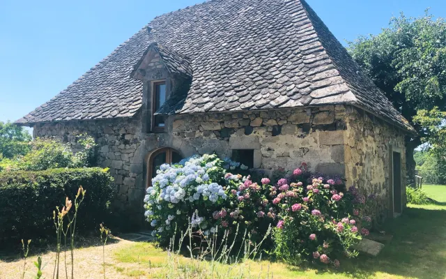 NEW - Superb renovated barn