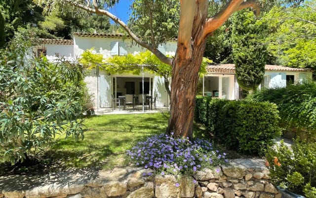 Casa de hóspedes l'Eucalyptus.