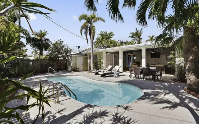 Gorgeous 2BR / 2 Bath Key West Home w / Private Pool