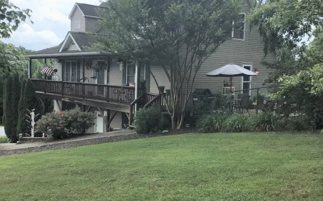 localização central, perto de Asheville