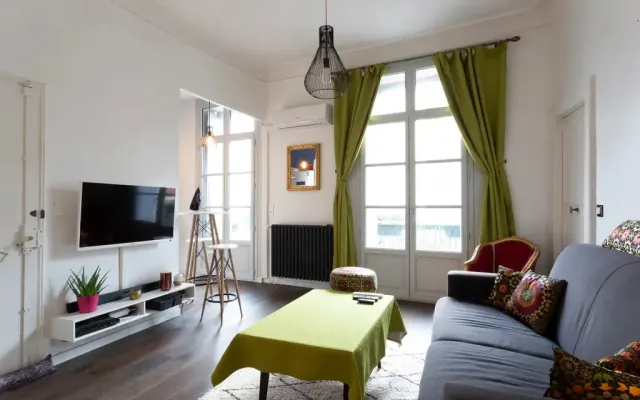 Luxurious, centrally-located apartment