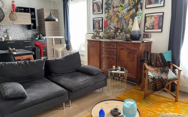 Private room bathroon/WC in a fully renovated charming in a quiet flat