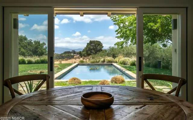 Casa de rancho aberta moderna em 20 acres privados com toneladas de...