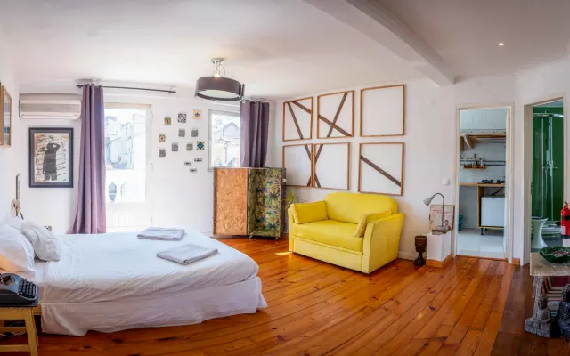 Estudio en el centro de Bairro Alto con aire acondicionado