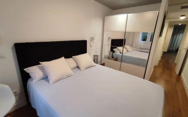 Tolles Doppelzimmer mit eigenem Bad in Embajadores - Lavapies