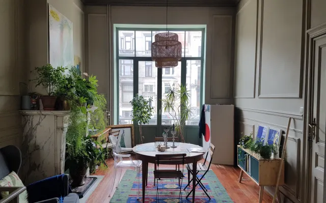 Room in a typical charming bxl apt