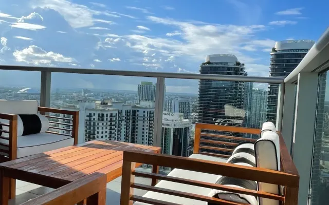 Lussuoso appartamento con due camere da letto a Brickell