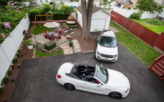 1BR Apartment w/ outdoor entertaining space