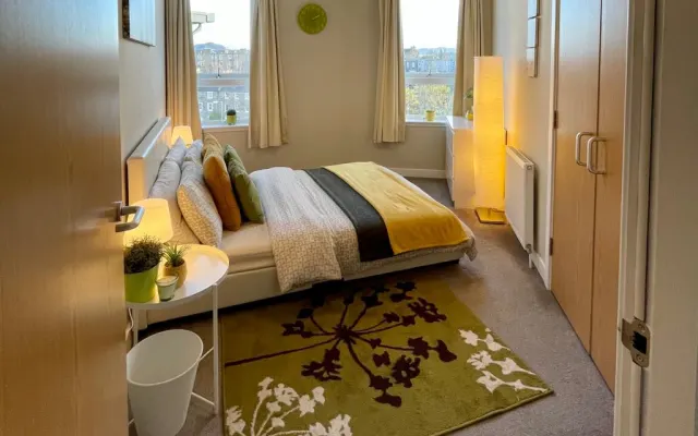 Chambre double disponible.
