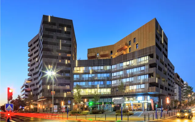 Montpellier Port Marianne T2 (47m2 + Terrasse 31m2 + geschlossene...
