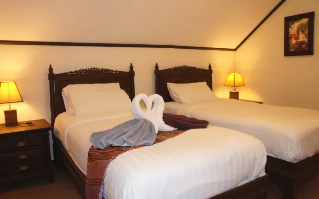 Homestay Gay Phuket - Quarto E - Duas Camas de Solteiro no 2o andar