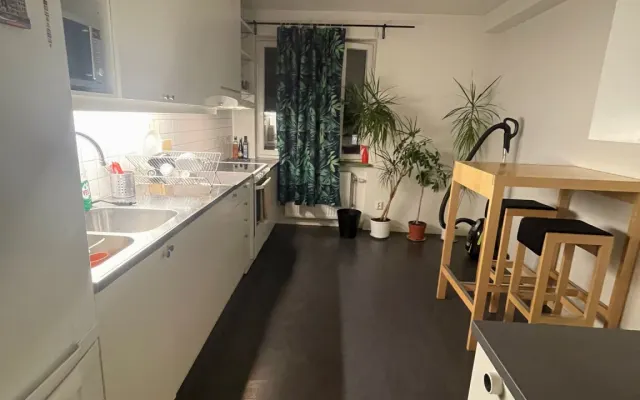 Habitación privada compartida en un piso con una pareja gay muy simpáti