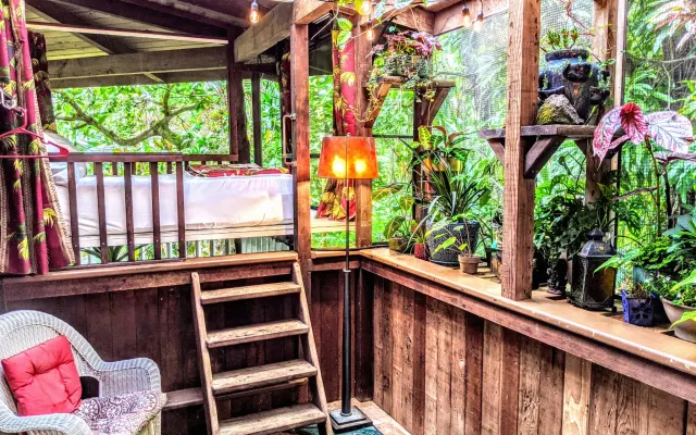 Kehena Beach - Gay/LGBTQIA+ Clothing Optional - Garden Room