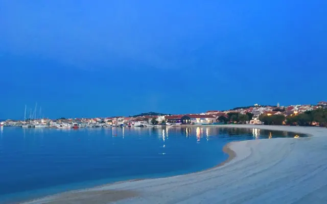 Strandwohnung ANA mit Meerblick, Murter - Dalmacija