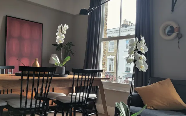 Salle de bain privée - Le quartier animé de DALSTON et la rue branchée