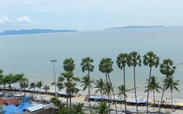Deluxe Studio with Frontal Sea View