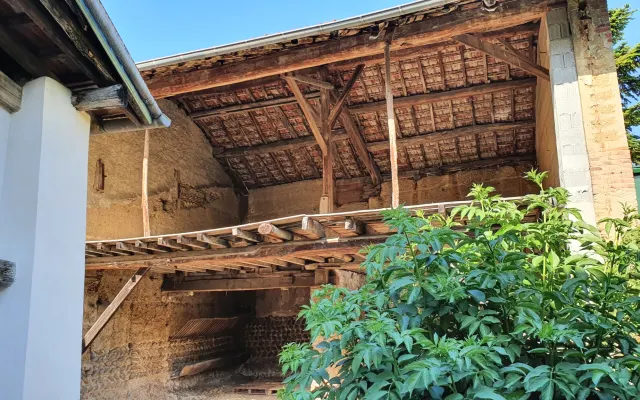 La Grange de Dav y Tof; Casa de pueblo con jardín.