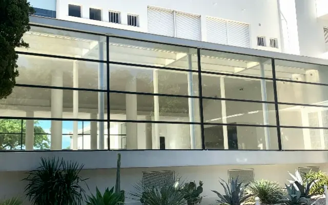 Elegante estudio en un edificio histórico