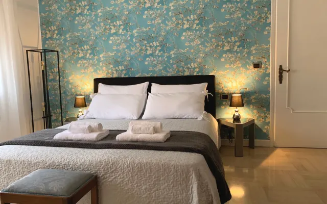 Vacation Host Toti. Fulfill your desires within walking distance of...