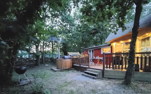 Unusual rural cottage and its private Nordic bath