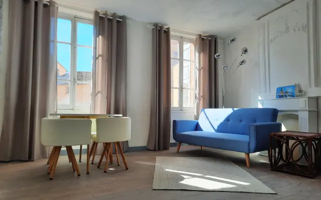 Studio with balcony in the historic center of Grasse