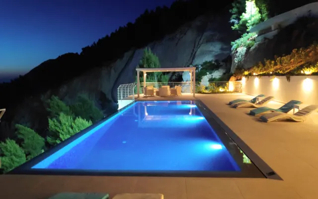 Okeanos Luxury Villas - Lefkada - Greece- An Exclusive Boutique Resort