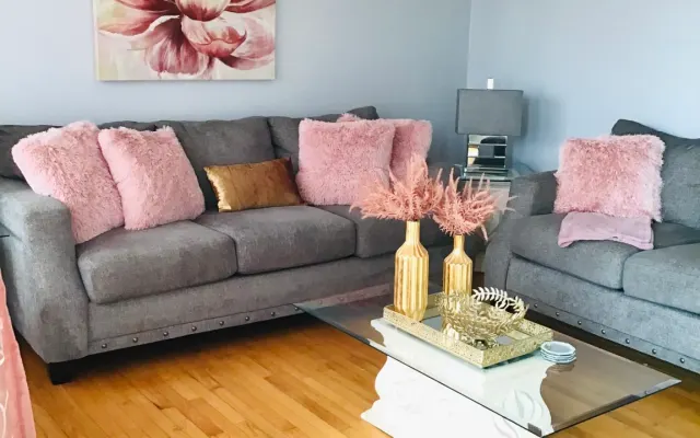 Cute & Cozy Home Away From Home:3 Bedroom 1.5 bath