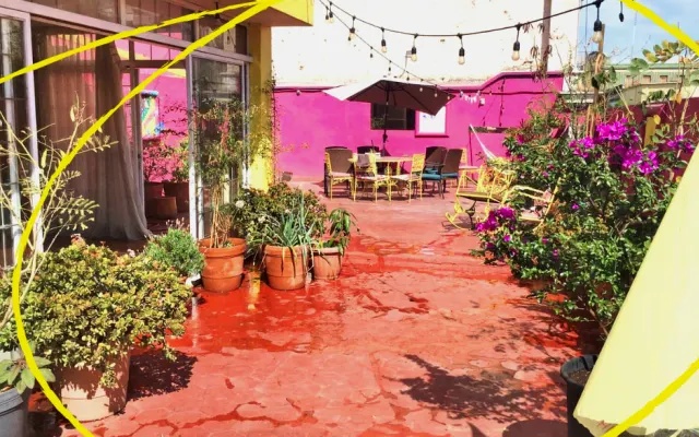 Hostel gay para pessoas divertidas